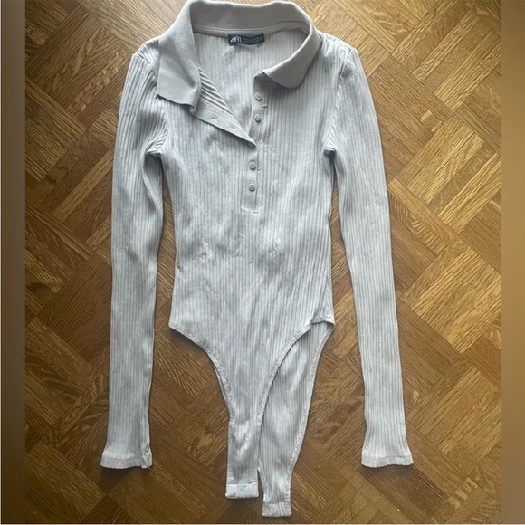 Zara Tops - Zara Cream and gray Ribbed Button-Up bodysuit Top